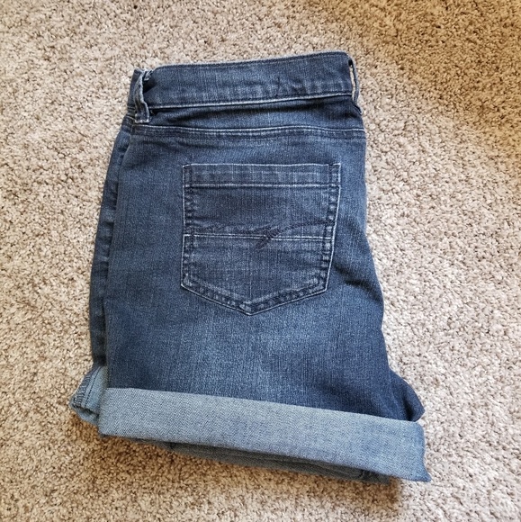Size 10 shorts - Picture 4 of 6